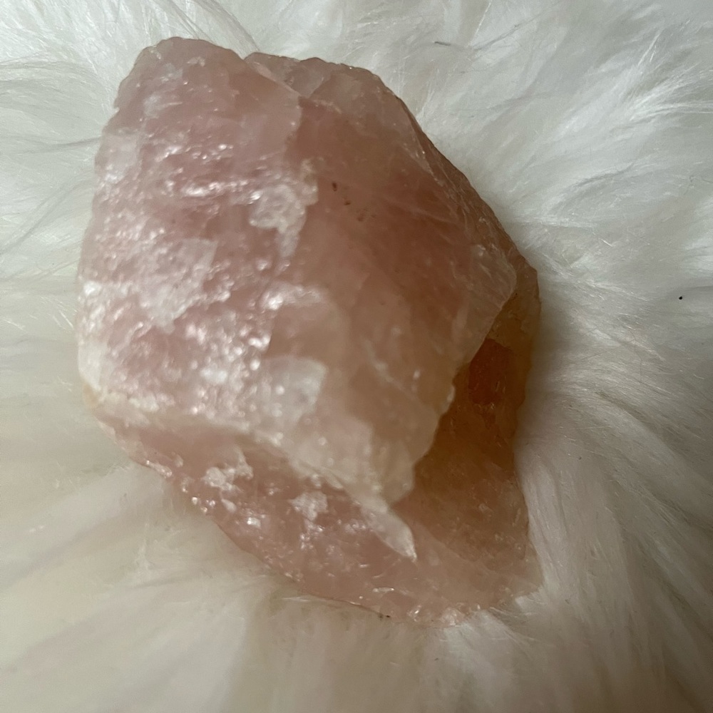 Raw rose quartz